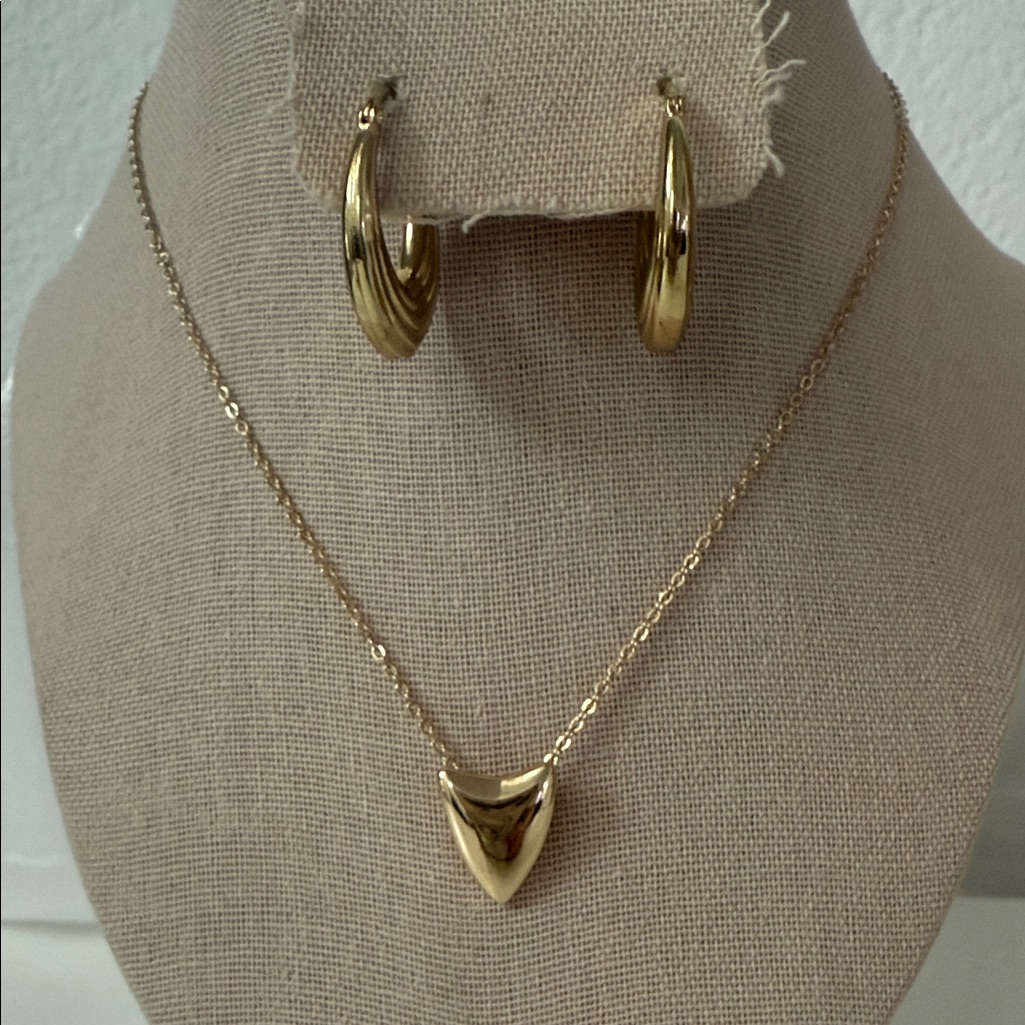 Elegant Gold Necklace And Hoop Earrings Set